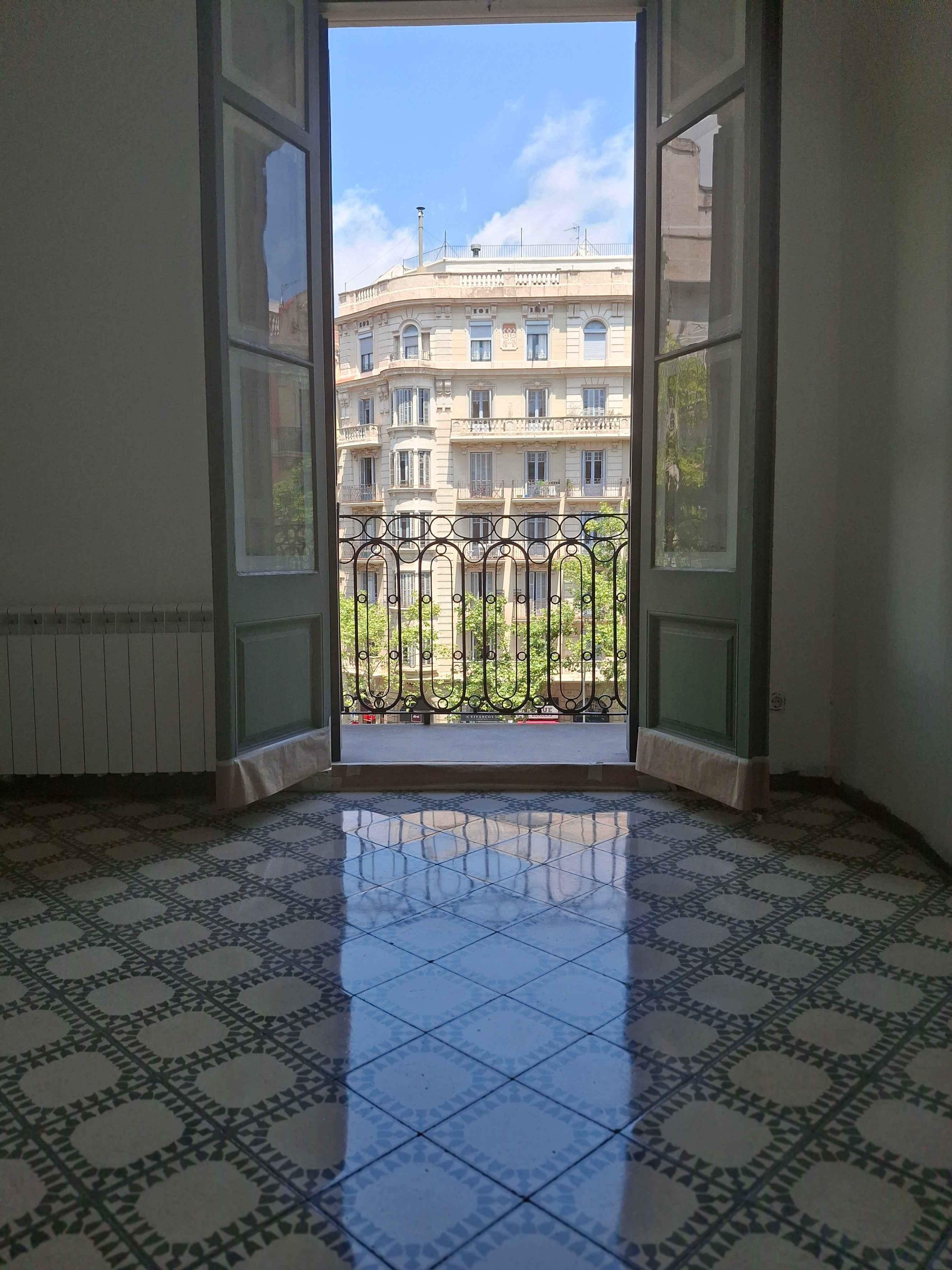 Limpieza pulido abrillantado suelo hidráulicos Barcelona 