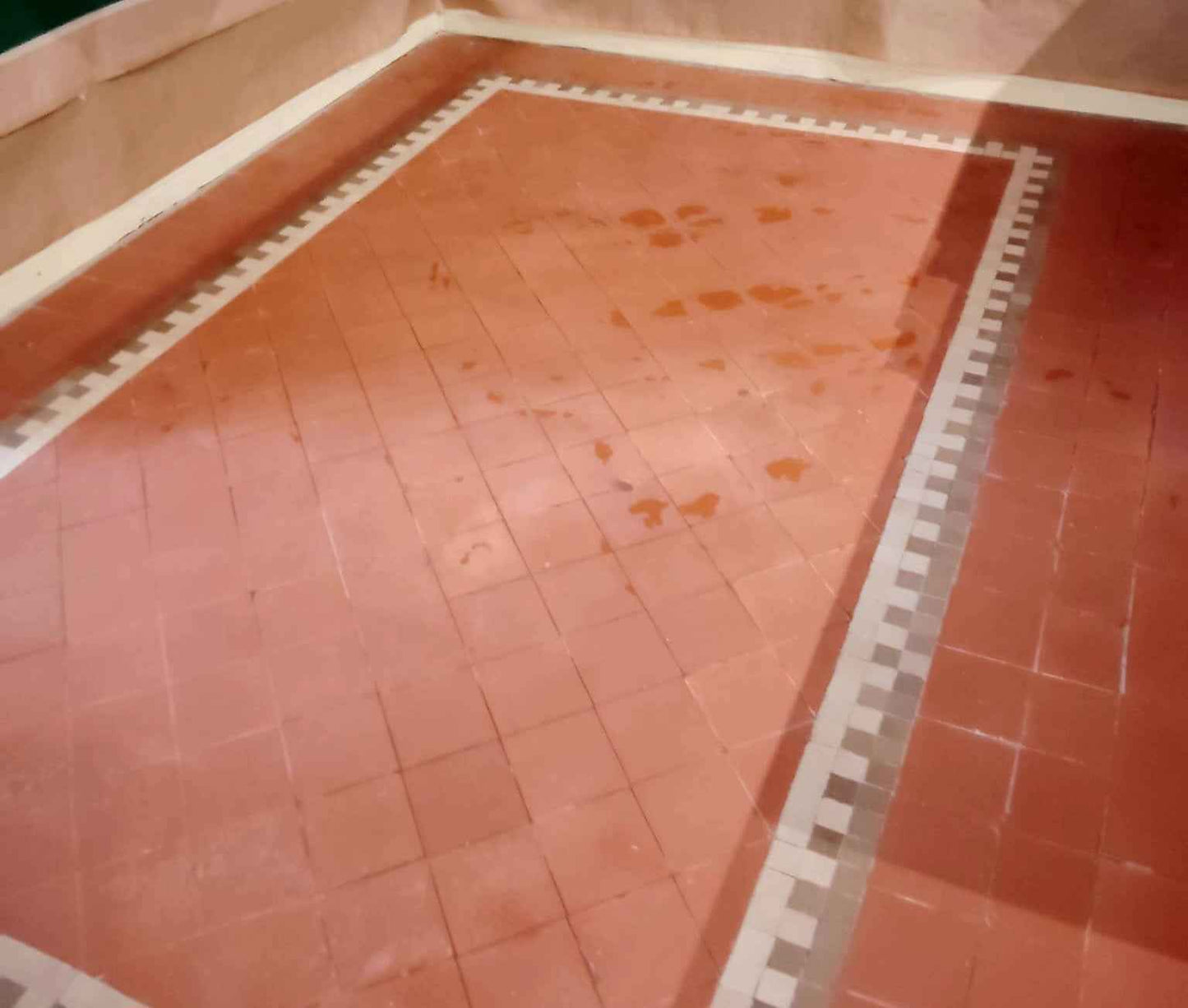Limpieza de  Suelos de adoquines Barcelona